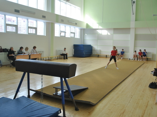 Инвентарь оренбургской школы гимнастики привезли во временные базы