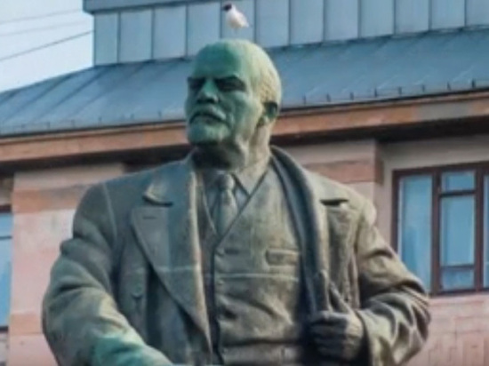 Ранее Поклонская сообщала о мироточении памятника Николаю II
