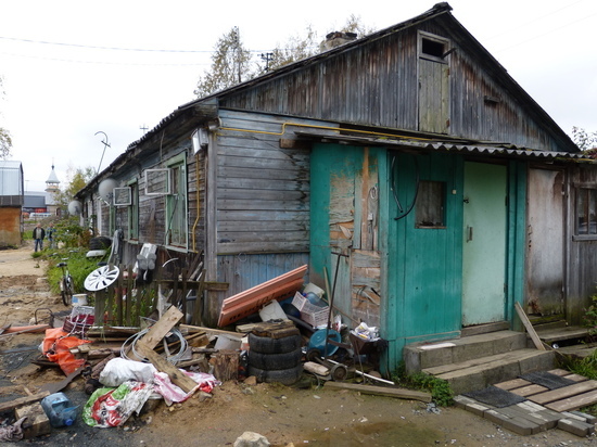 Более сотни аварийных домов Карелии не были включены в программу расселения