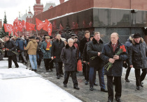 Лидер КПРФ назвал «крупной провокацией против российской государственности» предложение предать земле тело Владимира Ленина