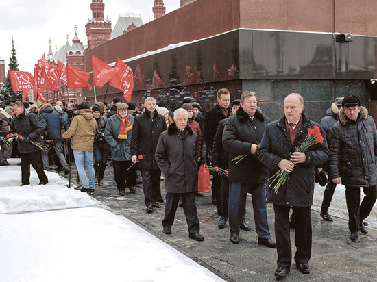 Можно ли считать Мавзолей склепом?