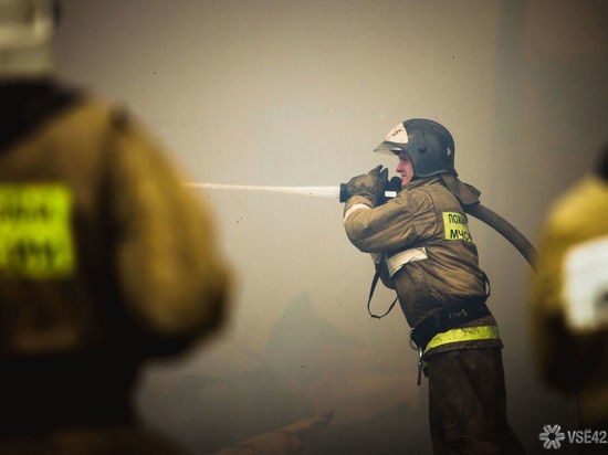 Кузбасские пожарные спасли семь человек в Юрге 