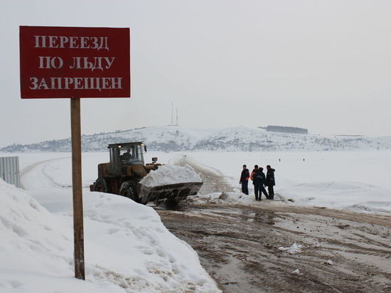 Хрупкий лед: в Кузбассе закрыли еще 12 переправ через реки Хрупкий лед: в Кузбассе закрыли еще 12 переправ через реки