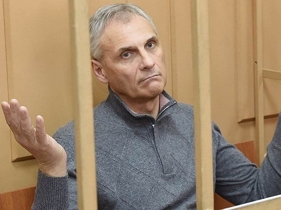 Идет судебный процесс над эксгубернатором области Идет судебный процесс над эксгубернатором области