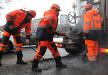 Дорожные службы Московской области начинают массовую кампанию по борьбе с ямами на дорогах, которая продлится до июня