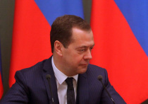 Дмитрий Песков не смог ответить на вопрос журналистов, почему председатель правительства Дмитрий Медведев не принял участия в пятничном заседании Совбеза в Кремле