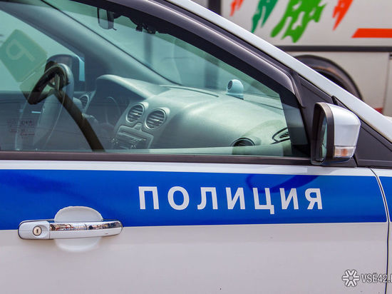 В Кемерове водитель Toyota пытался скрыться от погони ДПС и врезался в Jaguar 