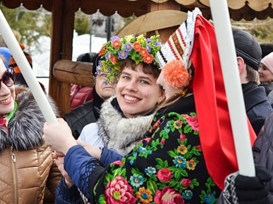 Оренбуржцы вышли на митинг в честь трехлетия «Крымской весны»