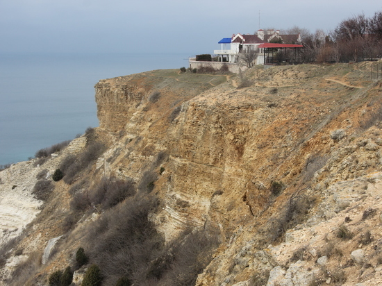 Севастопольский геолог предупреждает туристов и дачников о серьезных последствиях оползней
