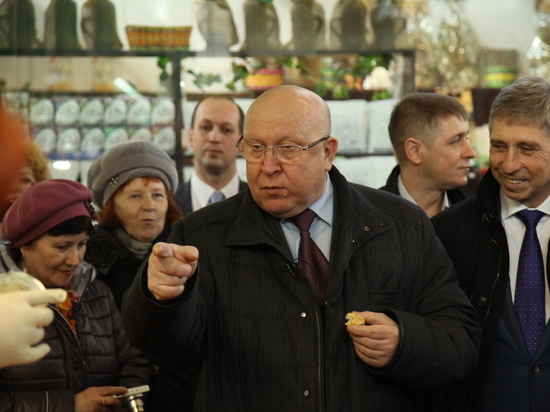 Валерий Шанцев накупил продуктов в нижегородских торговых рядах «Жар-Птица»