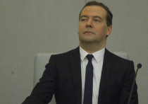 Премьер-министр Дмитрий Медведев подписал постановление об индексации социальных пенсий в России с 1 апреля