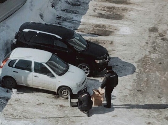 В Томске на улице Нефтяной сотрудники полиции обезвредили заминированный автомобиль