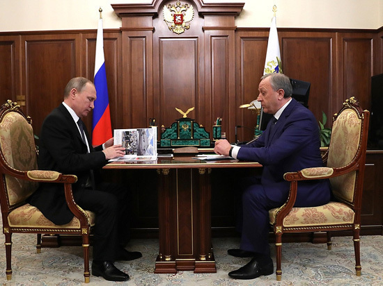 Президент России Владимир Путин на прошедшей неделе принял в Москве губернатора Саратовской области Валерия Радаева