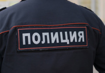 Мужчиной, который расправился со своей 49-летней женой и 26-летней дочерью в подмосковном Раменском, а потом поджег квартиру, оказался диспетчер аэропорта «Внуково».