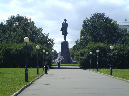 Памятник на площади Горького в Нижнем Новгороде отреставрируют