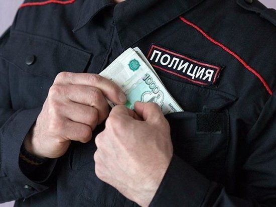 Полицейские обвиняются в вымогательстве денег у наркокурьера в Нижнем Новгороде