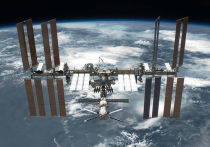 Американский астронавт Роберт Шейн Кимброу и его французский коллега Тома Песке вышли в открытый космос, чтобы работы по техническому обслуживанию Международной космической станции