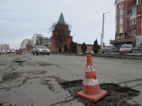 На сайте проекта ОНФ россияне закрашивают красным улицы, требующие ремонта