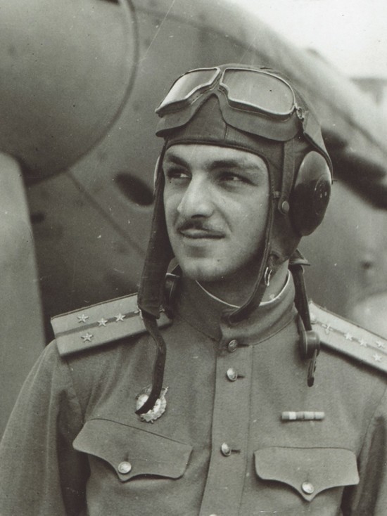 Степан был замечательным военным летчиком и испытателем