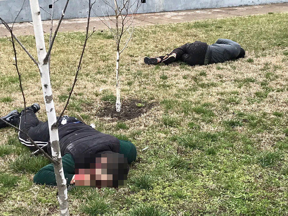 Треники, пояса шахидов: опубликованы фото боевиков, расстрелявших военных в Чечне