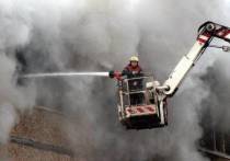Страшный пожар, неожиданно разгоревшийся в маленьком питейном заведении в подмосковном Клину, за считанные минуты унес жизни трех человек - 31-летней продавщицы и двух посетителей