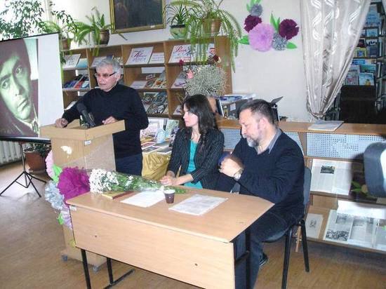 В Симферополе почтили память крымского писателя Равиля Адельшинова