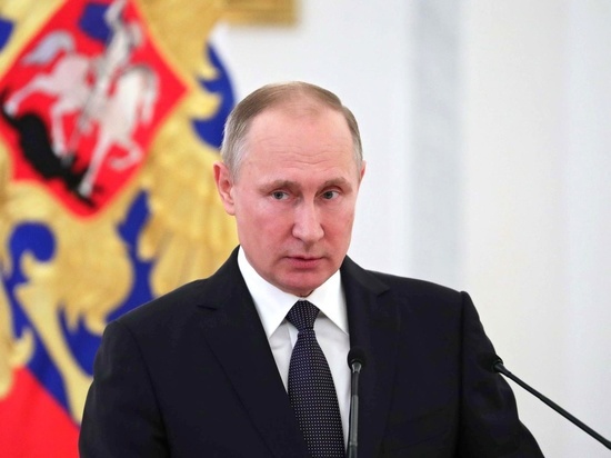 Президент также отметил, что Россия последовательно борется с коррупцией