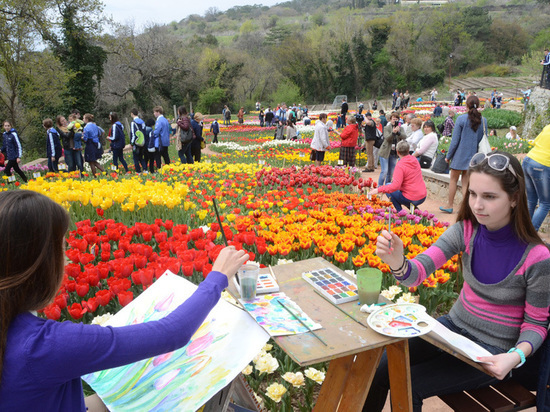 Никитский сад приглашает художников 10 апреля на Парад тюльпанов