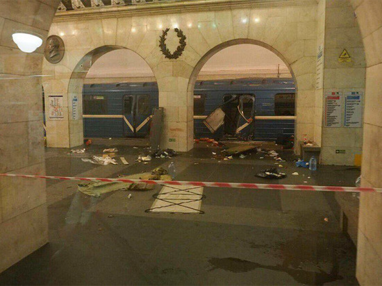 Очевидцы теракта в питерском метро: после взрыва поезд продолжал ехать