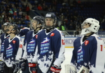 Представители четырех поколений нижегородского хоккея встретились на площадке в одном поединке