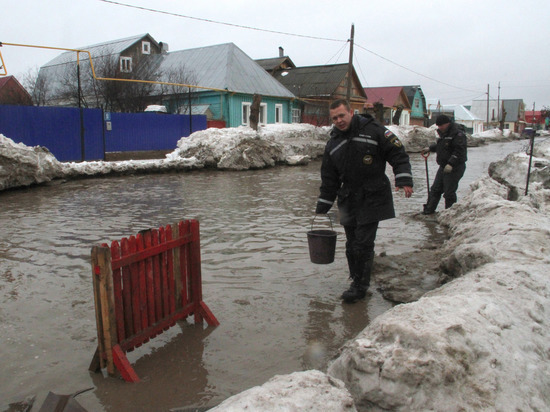 По словам мэра Уфы Ирека Ялалова, население утратило навыки преодоления большой воды 