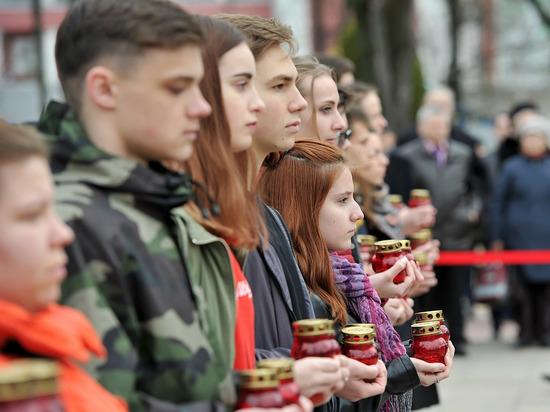 В Твери зажгли свечи в память о погибших в теракте