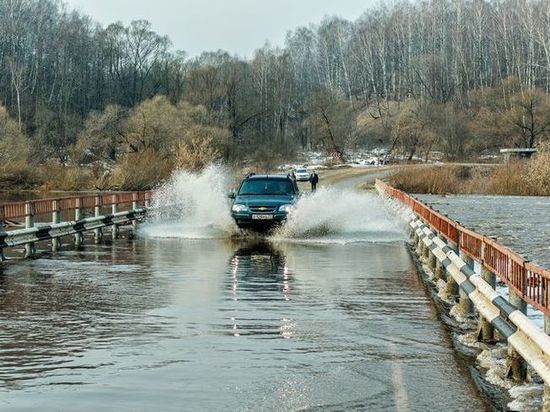 Автомобильные мосты через Алатырь и Пьяну в Нижегородской области затоплены