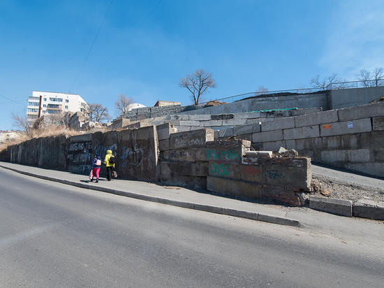Полсотни подпорных стен во Владивостоке оказались бесхозными 