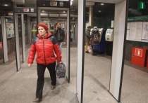 Пока врачи борются за жизни и здоровье пострадавших при теракте, петербуржцы постепенно начали возвращаться в метро