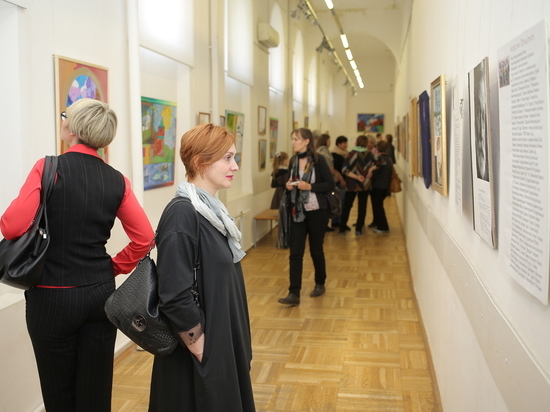 Художественная выставка мастерской Придановых открылась в Нижнем Новгороде