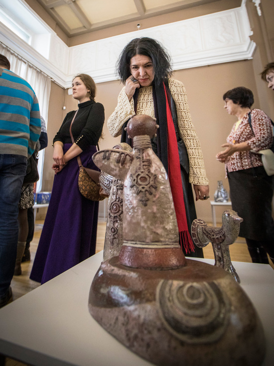 В Иркутске открылась уникальная керамическая выставка художников со всего мира 