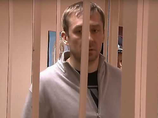 Виктора Захарченко подозревают в присвоении 4 миллионов рублей, а сам он считает, что уголовное дело — попытка давления на его сына