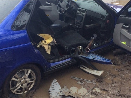 В жуткой аварии в Бузулуке труба от забора пробила ногу пассажира 
