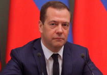 Очередной ежегодный отчет премьер-министра Дмитрия Медведева в Думе напоминал социальную шизофрению