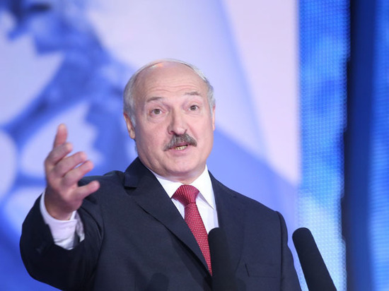 Белорусский лидер упрекнул российские СМИ в искажении реальности отношений между Минском и Москвой и "вбрасывании ложки дёгтя"