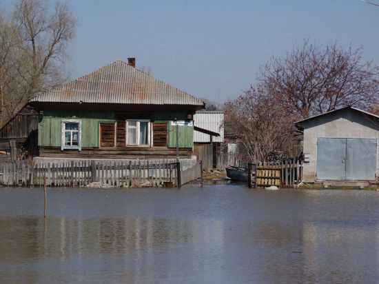 В Рубцовске остаются подтопленными более 130 частных жилых домов