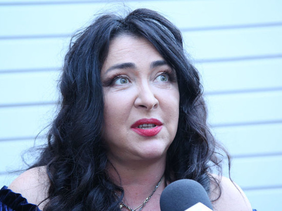 Певица попала в центр скандала после того, как была снята с поезда в Конотопе