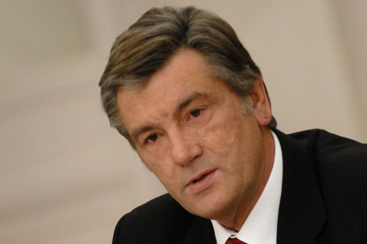 Украинцы потребовали оторвать Ющенко от пасеки и вернуть в Нацбанк - МК