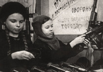 Уважаемые оренбуржцы, в преддверии 72-й годовщины Победы предлагаем вам стать авторами материалов газеты «МК» в Оренбурге»!

Современные дети имеют отличные возможности для развития - школа, дополнительное образование