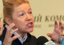 На VIII Форуме безопасного интернета  Елена Мизулина фактически обвинила депутатов Госдумы в том, что они не хотят бороться с распространением порнографии в сети