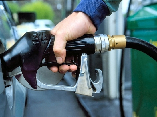 Бензин в Штатах оказался дешевле, чем в России