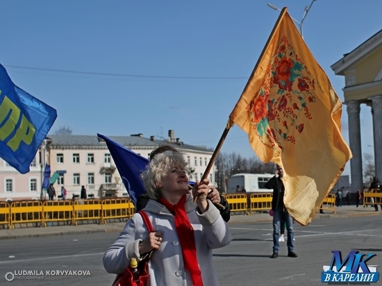 Мир, труд, первомай: Первомайская демонстрация в Петрозаводске в лицах