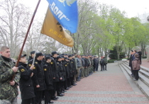 Бойцы по традиции в начале сезона собрались на площади Нахимова у памятника Защитникам Севастополя