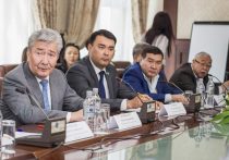 Посол Казахстана в Кыргызстане Айымдос Бозжигитов отметил, что народы, населяющие республики – братские, и следует продолжать традицию отсутствия разногласий между КР и РК